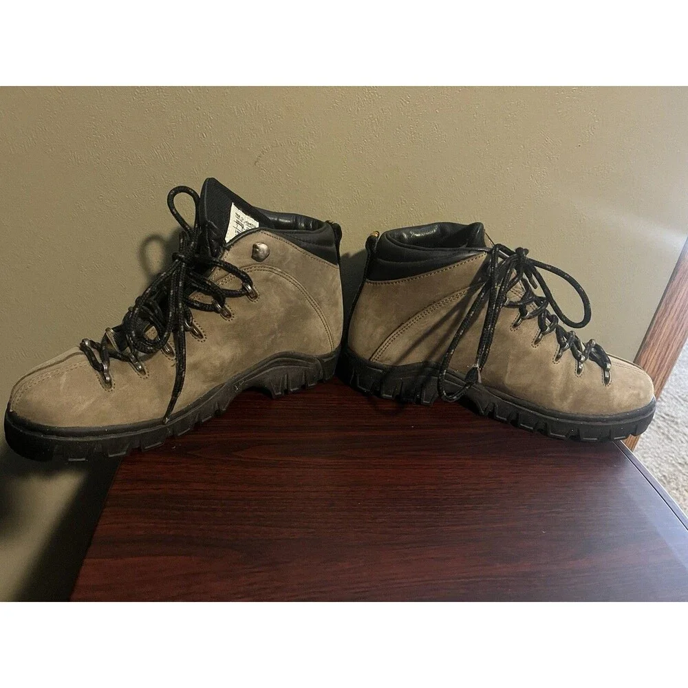 Nike Air ACG Hiking Boots Womens 7 US Leather High Top Vtg Y2K 148035-271